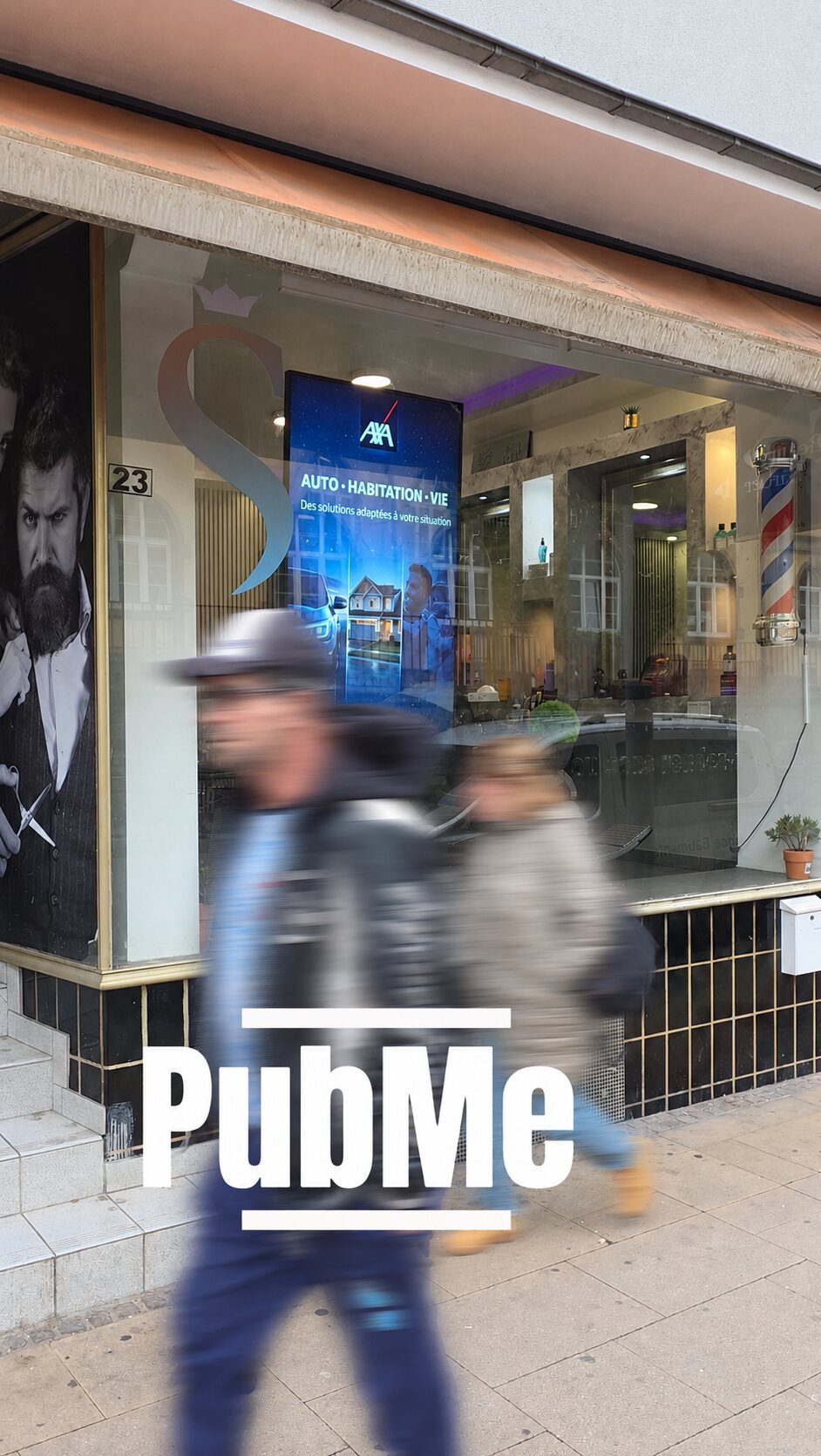 Écran publicitaire PubMe chez S. Beauty Barber Shop à Differdange